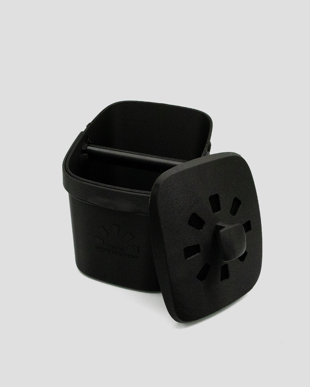 Better Underground coffee compost bin in black, detail view – carbon-activated filter lid - removable knock inside