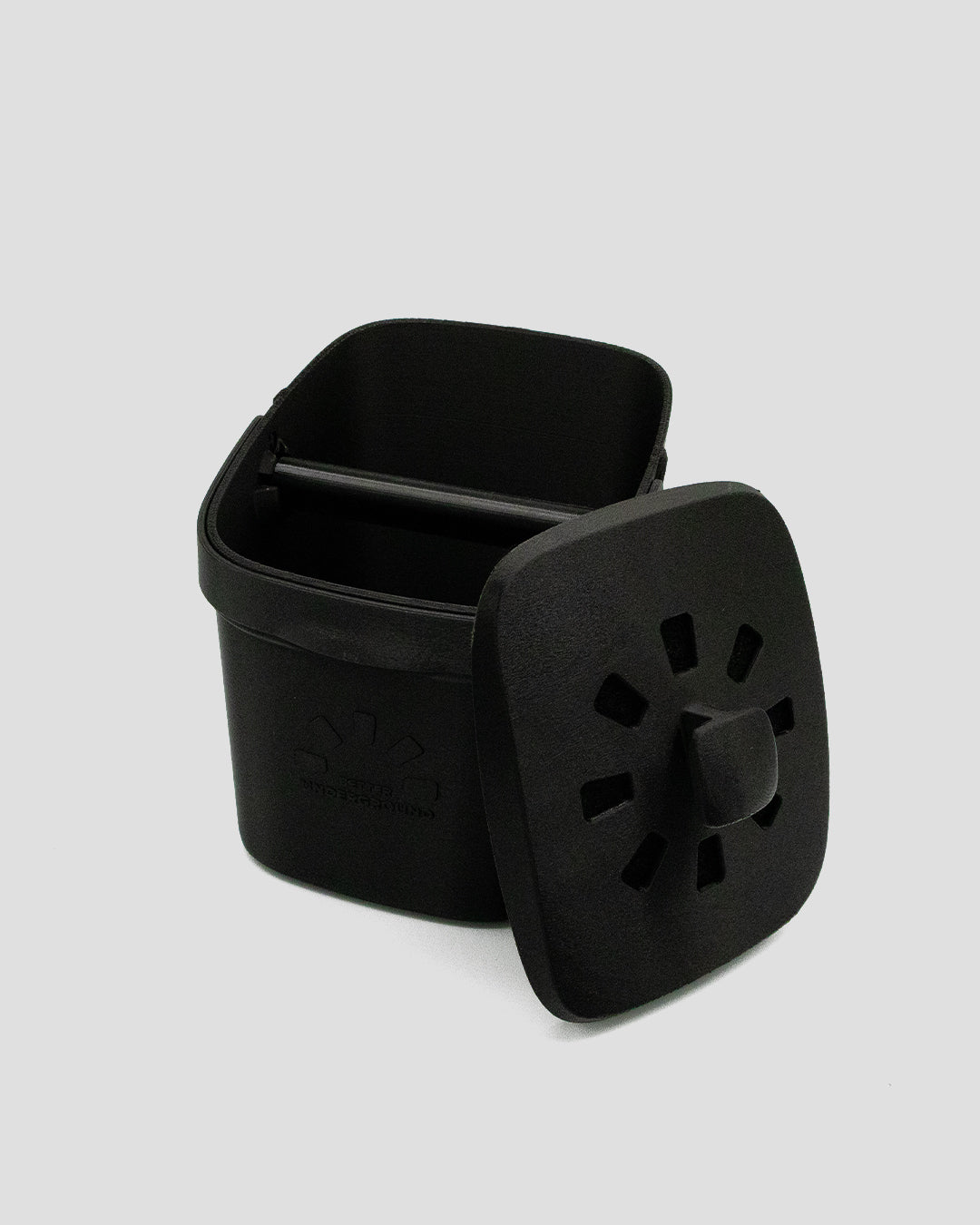 Better Underground coffee compost bin in black, detail view – carbon-activated filter lid - removable knock inside